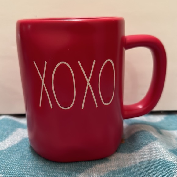 Rae Dunn Red XOXO Mug & Drip Set Valentine’s - Picture 6 of 8